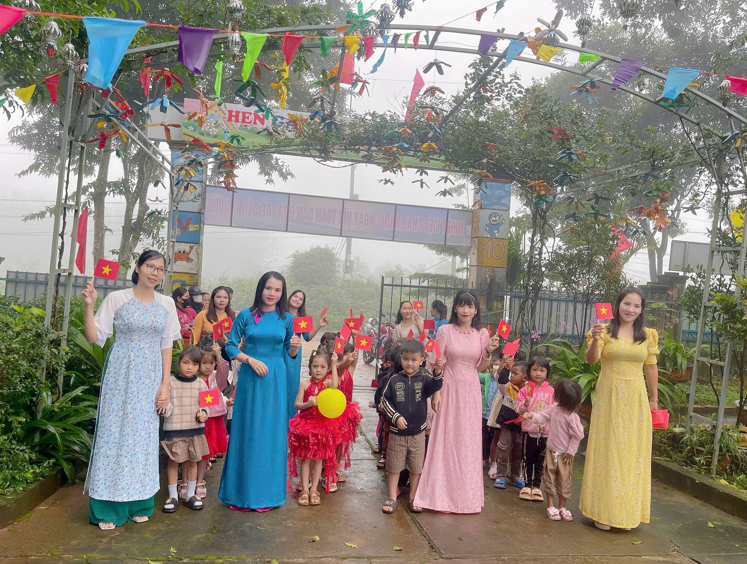 TRAO GỬI YÊU THƯƠNG, ƯƠM MẦM TRI THỨC, RỘN RÀNG NGÀY HỘI BÉ ĐẾN TRƯỜNG CỦA BÉ NĂM HỌC 2026-2027
