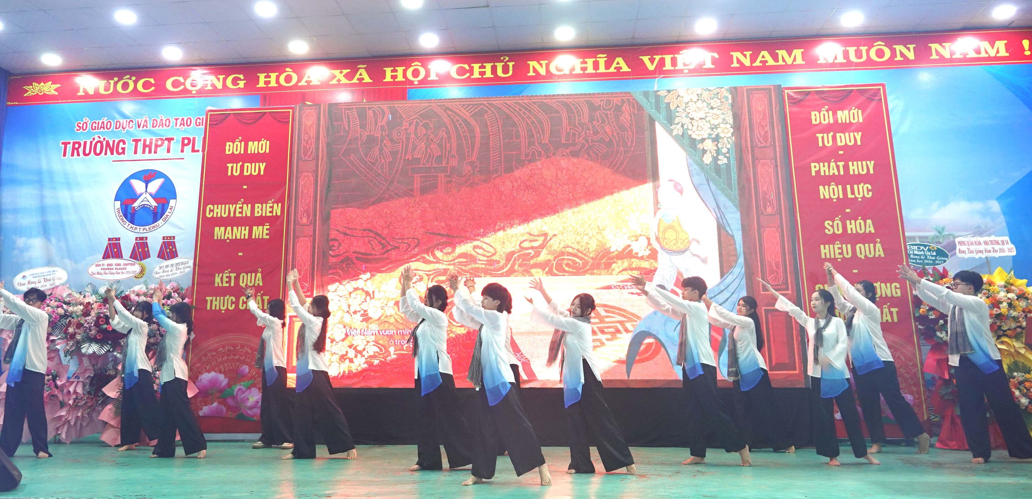 THPT Pleiku: Khai giảng năm học mới, thắp sáng khát vọng vươn xa