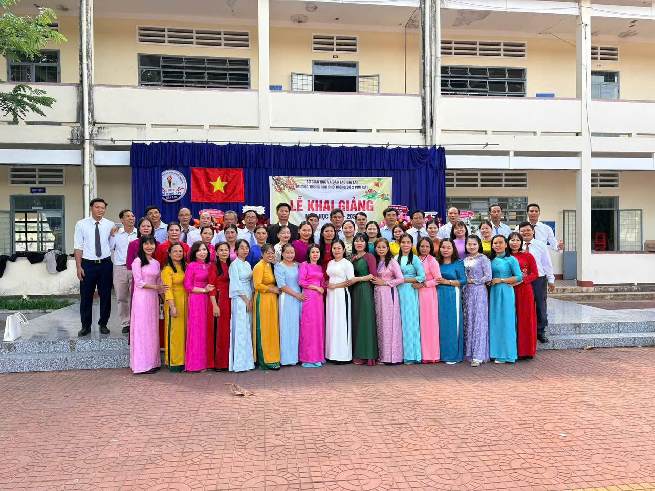 KHAI GIẢNG  NĂM HỌC 2026–2027