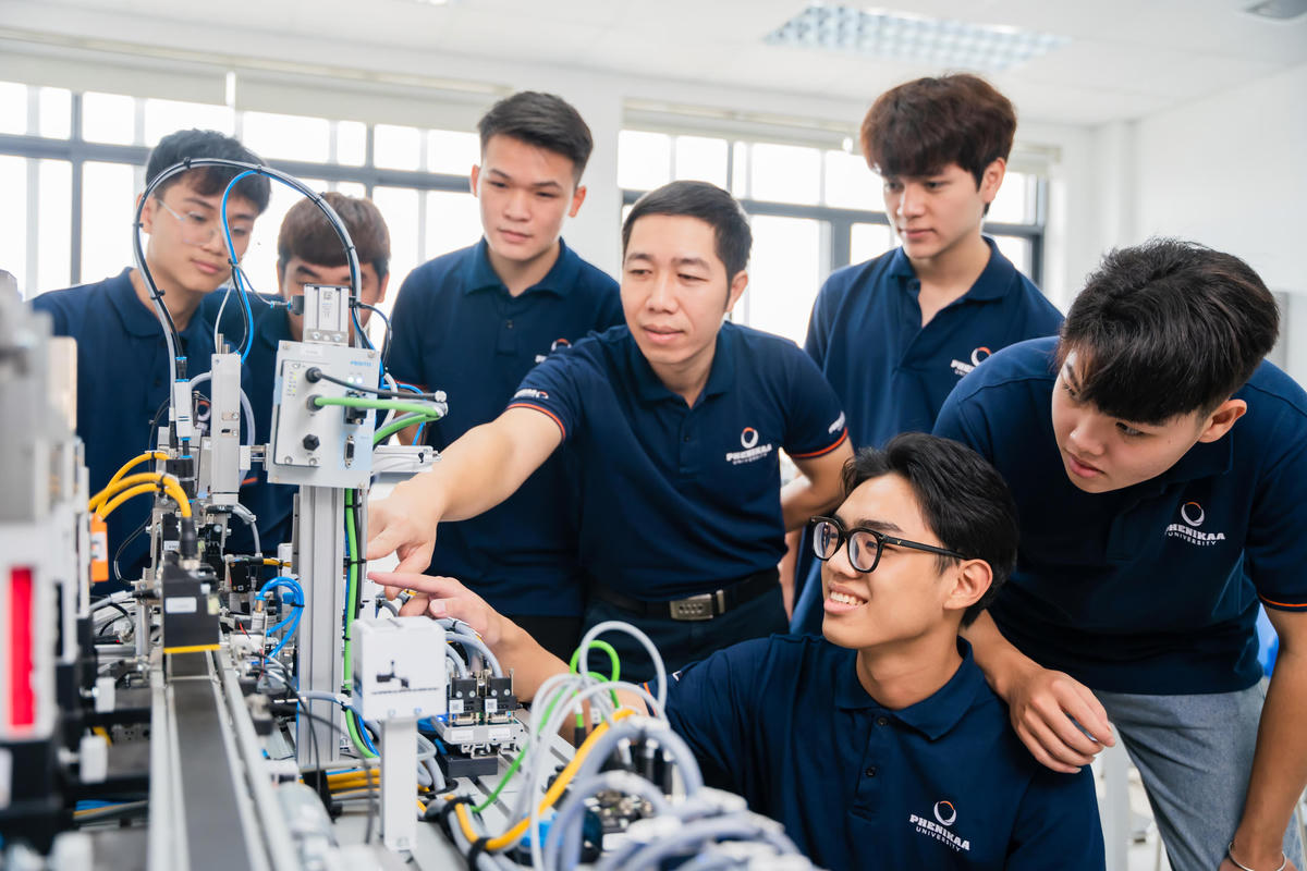 Bộ GDĐT ban hành mức điểm xét hưởng chính sách học bổng đối với 15 nhóm ngành