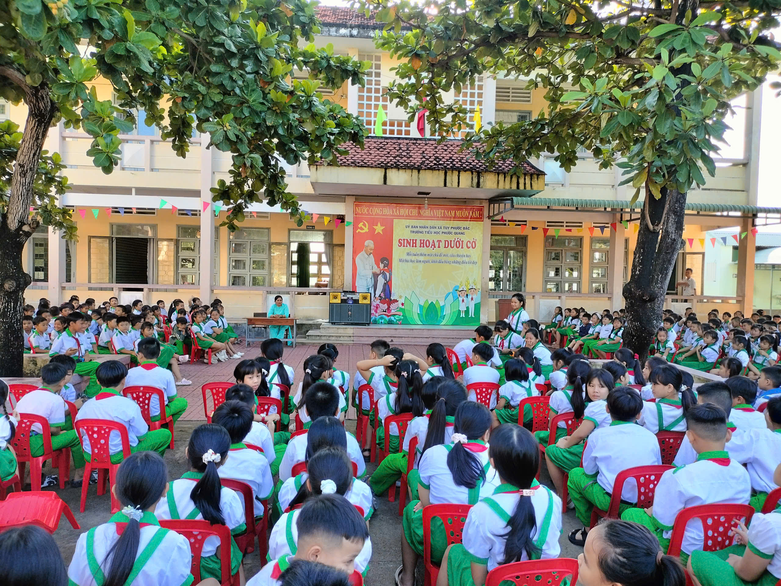SINH HOẠT DƯỚI CỜ TUẦN 4