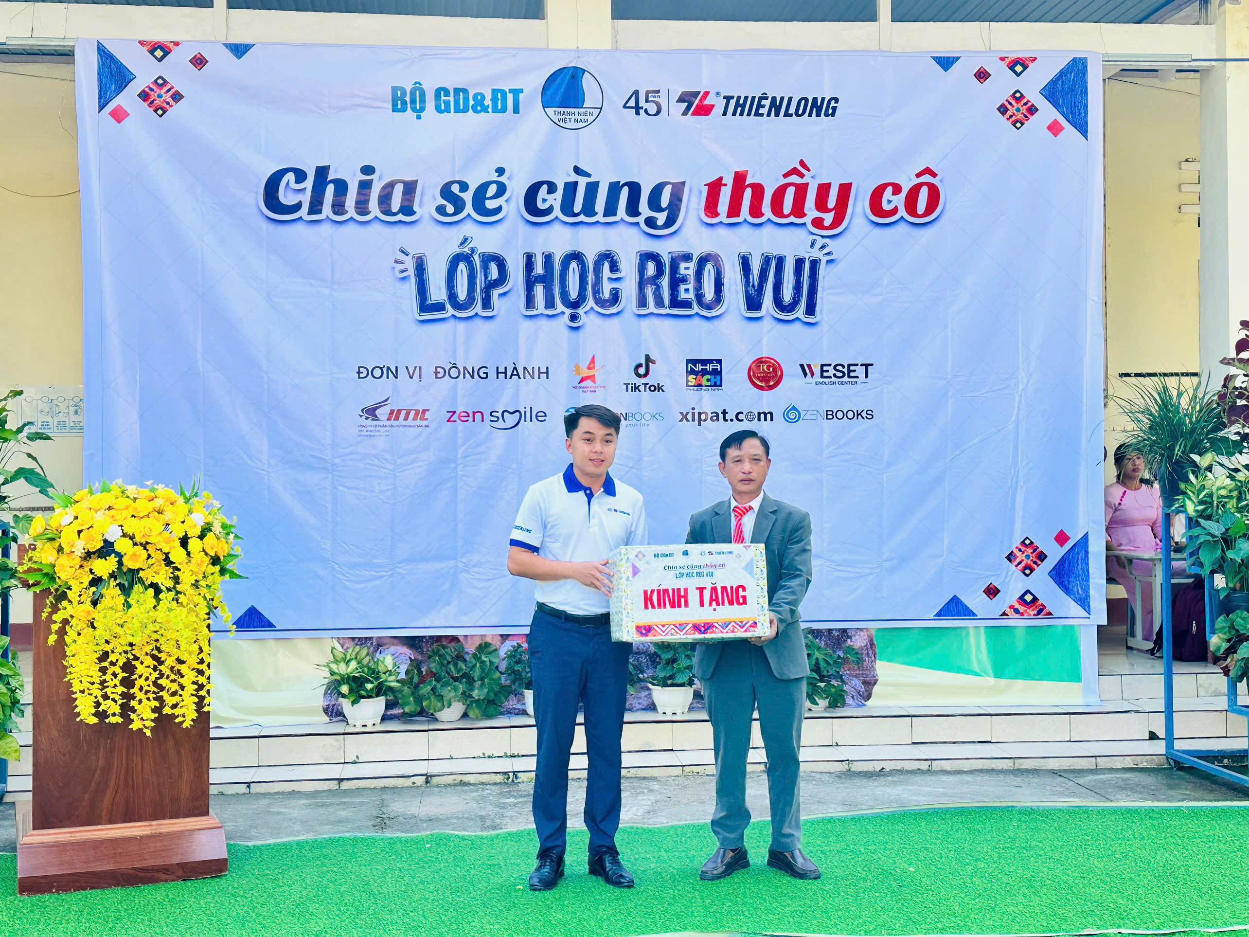 Hành trình “Chia sẻ cùng thầy cô” năm 2026: Rộn ràng tiếng reo vui nơi đại ngàn Ayun
