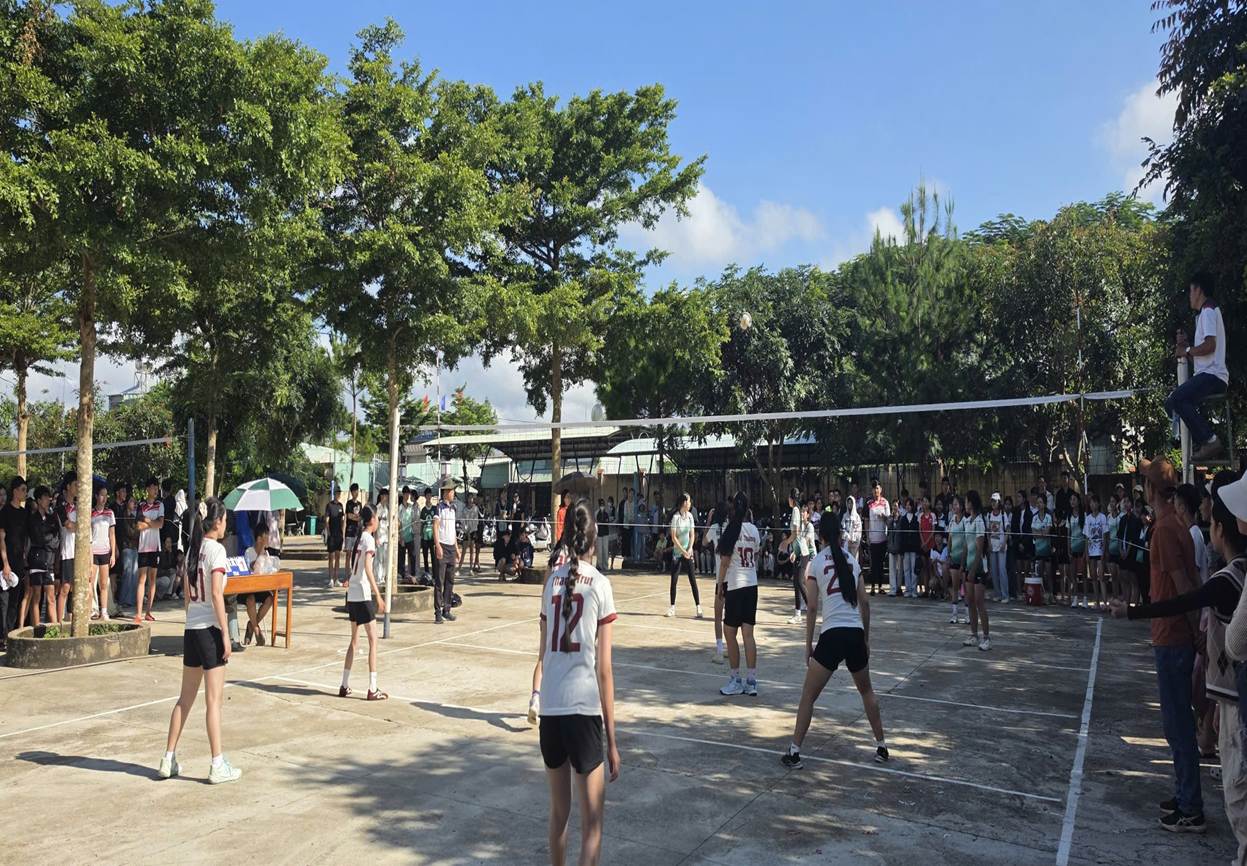 SỞ GIÁO DỤC VÀ ĐÀO TẠO TỈNH GIA LAI TỔ CHỨC CÁC HOẠT ĐỘNG KỶ NIỆM 44 NĂM NGÀY NHÀ GIÁO VIỆT NAM