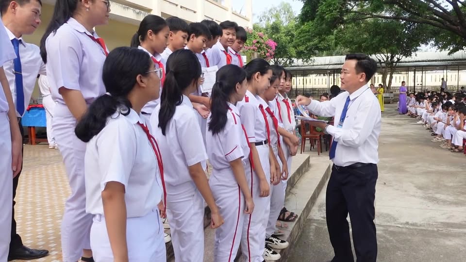 Lễ Bế giảng và tuyên dương, khen thưởng học sinh giỏi năm học 2022-2023